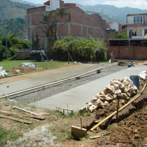 Construcción Placa Polideportiva Florez del Castillo